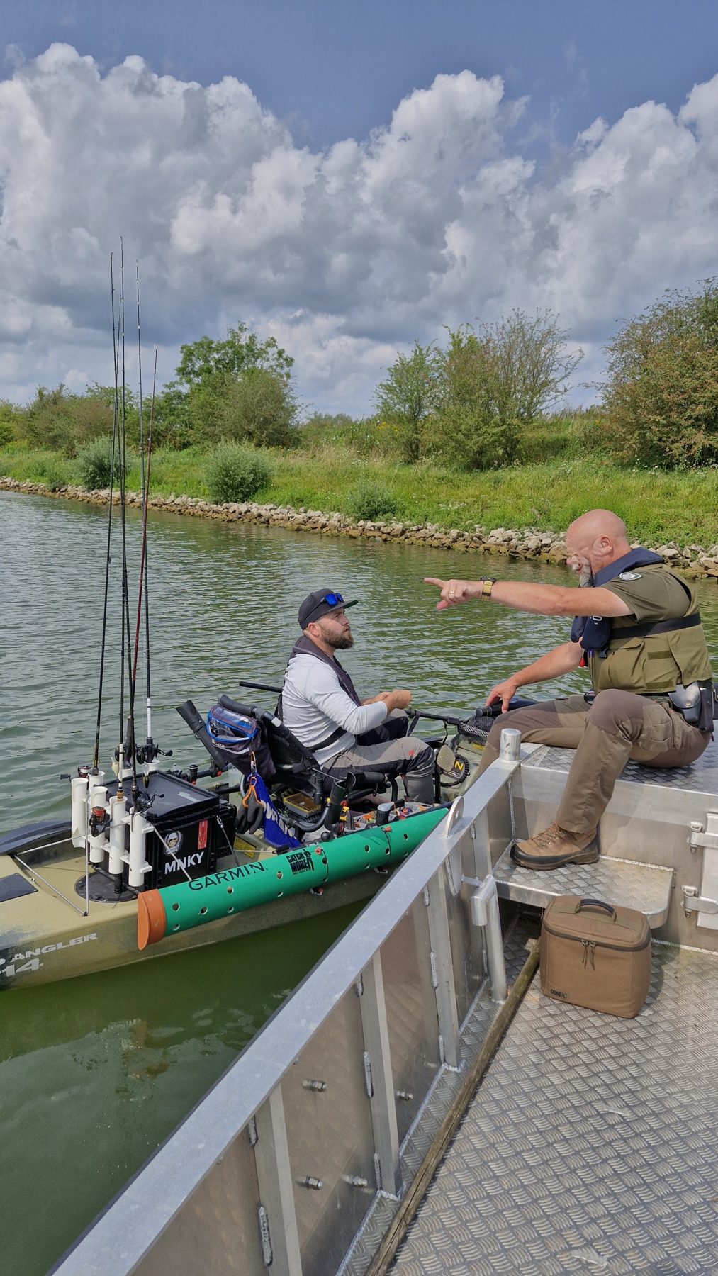 Visserijcontrole op het water